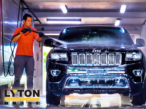 人工智能產(chǎn)業(yè)化發(fā)展時代已全面來臨!電腦洗車機設(shè)備接替人工洗車,您準備好了嗎?