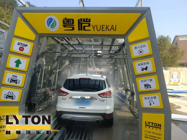 廣東肇慶粵愷電腦洗車(chē)機(jī)安裝調(diào)試中