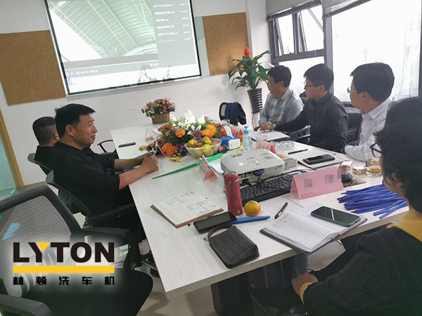 熱烈歡迎中石化領(lǐng)導(dǎo)一行蒞臨林頓電腦洗車機廠家參觀考察