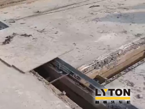 南通公交新裝配lyton大型通道式巴士洗車機，現(xiàn)洗車機基礎建設已完工，待發(fā)貨安裝